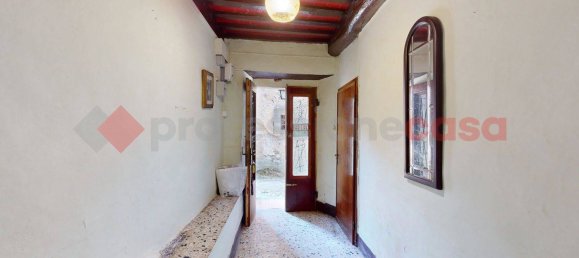 6 rooms Apartment in Borgo a Mozzano, Italy No. 235339 2