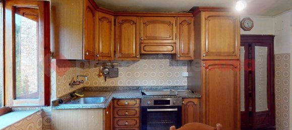 6 rooms Apartment in Borgo a Mozzano, Italy No. 235339 10