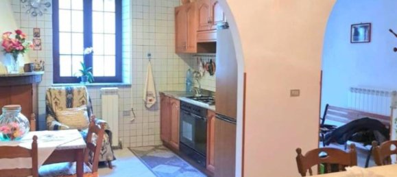 2 bedrooms House in San Nicola dell'Alto, Italy No. 264997 5