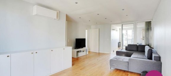 3 bedrooms Apartment in Courbevoie, France No. 282938 3
