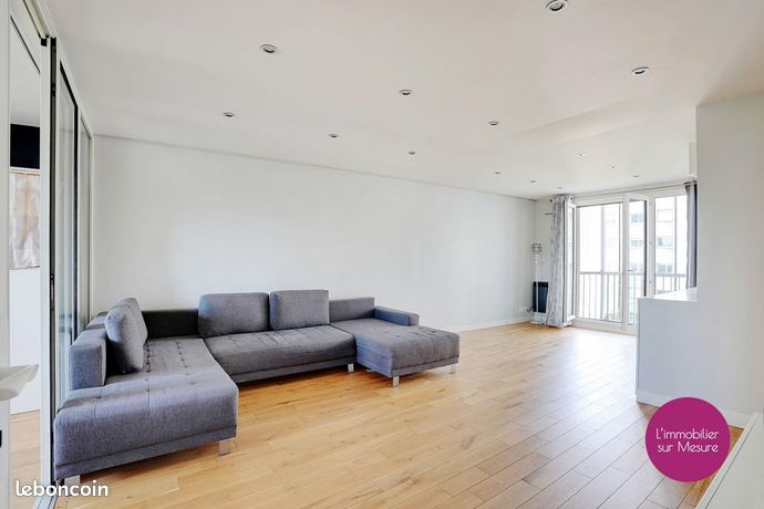 3 bedrooms Apartment in Courbevoie, France No. 282938