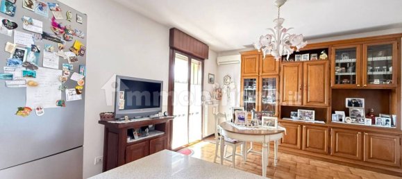 2 chambres Appartement à Isola Rizza, Italy No. 301823 2