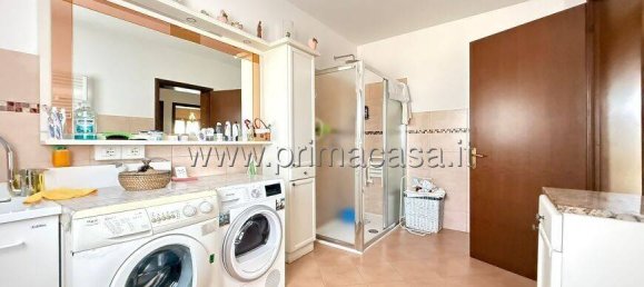 2 chambres Appartement à Isola Rizza, Italy No. 301823 8