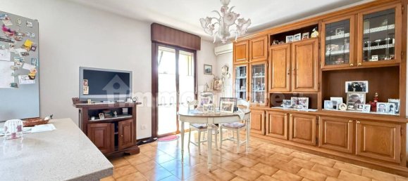2 chambres Appartement à Isola Rizza, Italy No. 301823 3