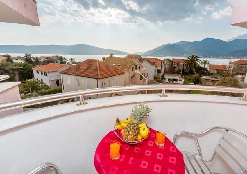 Grundstück in Tivat, Montenegro 400m², Nr. 104
