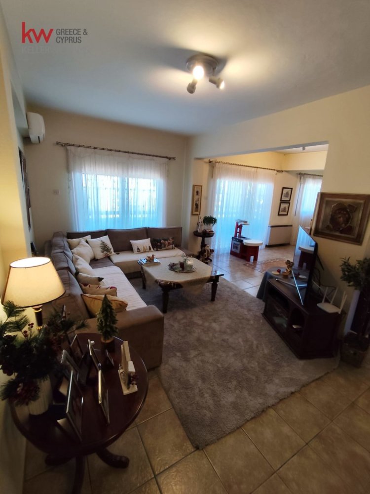 Квартира с 3 спальнями в Ларнака, Кипр № 26404