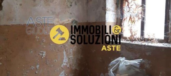 5 rooms Apartment in Arcisate, Italy No. 1634 36