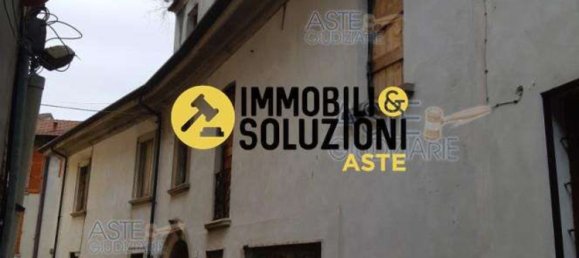 5 rooms Apartment in Arcisate, Italy No. 1634 33