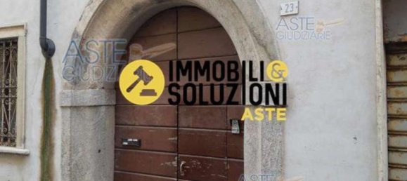 5 rooms Apartment in Arcisate, Italy No. 1634 6