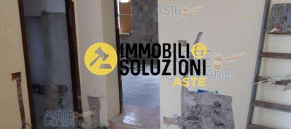 5 rooms Apartment in Arcisate, Italy No. 1634 8