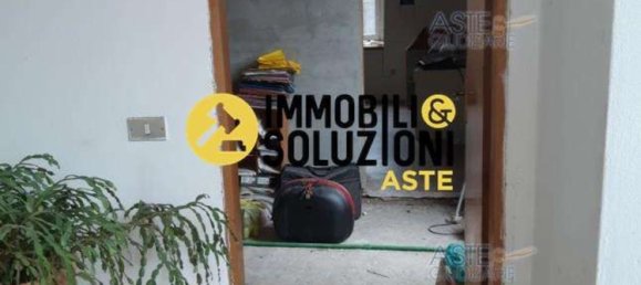 5 rooms Apartment in Arcisate, Italy No. 1634 9