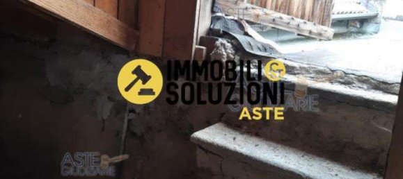 5 rooms Apartment in Arcisate, Italy No. 1634 34