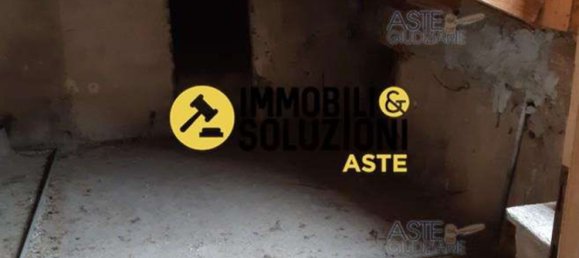 5 rooms Apartment in Arcisate, Italy No. 1634 35