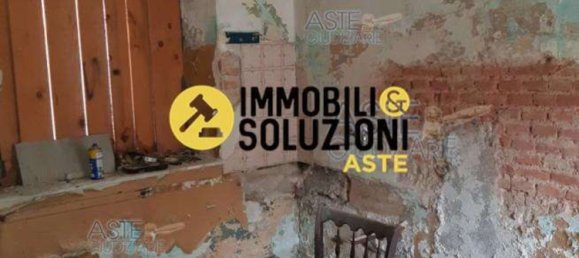 5 rooms Apartment in Arcisate, Italy No. 1634 15