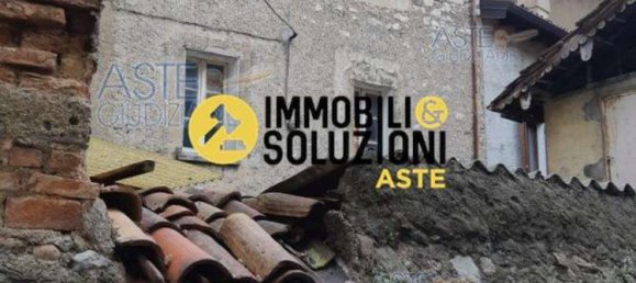 5 rooms Apartment in Arcisate, Italy No. 1634 21