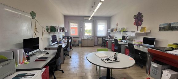 130m² Office in Piacenza, Italy No. 73685 13