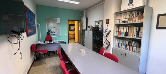 130m² Office in Piacenza, Italy No. 73685 15