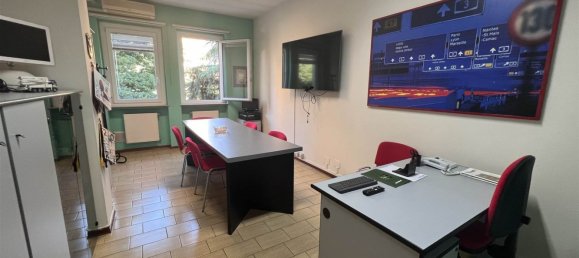130m² Office in Piacenza, Italy No. 73685 16