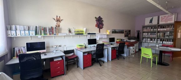 130m² Office in Piacenza, Italy No. 73685 17