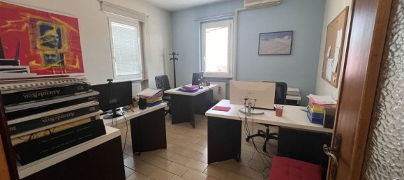 130m² Office in Piacenza, Italy No. 73685 11