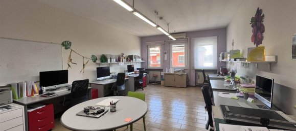 130m² Office in Piacenza, Italy No. 73685 4