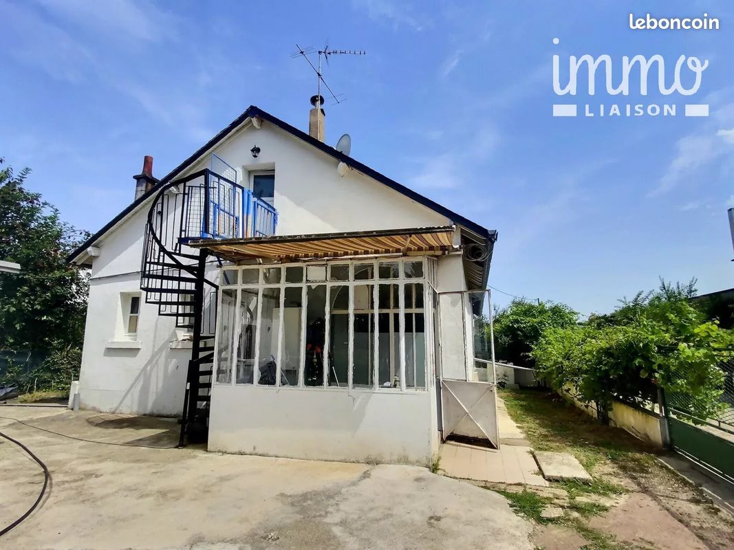 3 Schlafzimmer Haus in Blois, France, Nr. 271974