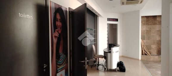 9 rooms Commercial property in Campi Bisenzio, Italy No. 353983 10