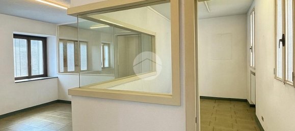 12-Zimmer Gewerbliche Immobilie in Seriate, Italy, Nr. 257653 2