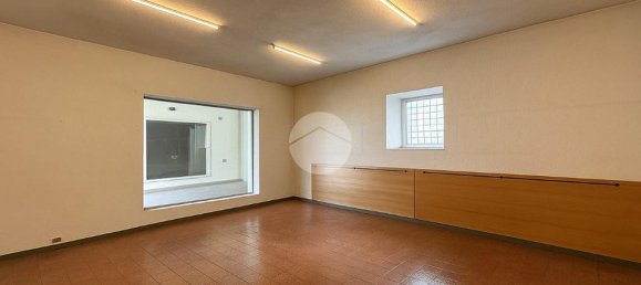 12-Zimmer Gewerbliche Immobilie in Seriate, Italy, Nr. 257653 6