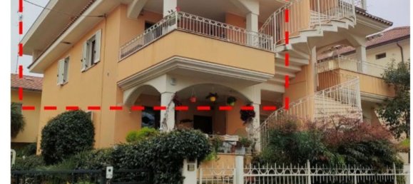 3 rooms Apartment in Tortoreto, Italy No. 94947 2