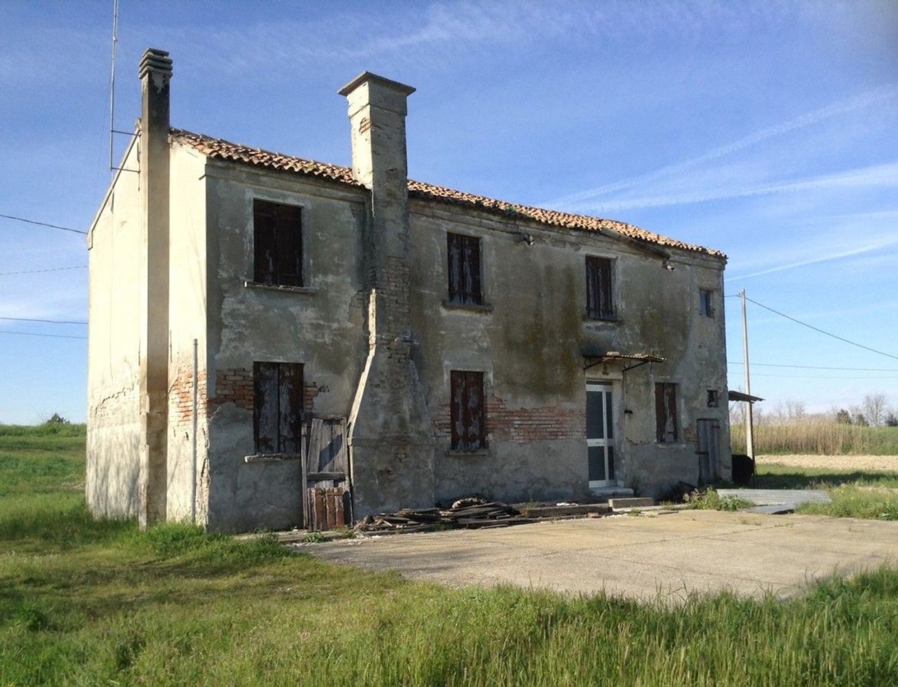 Estudio en Gavello, Italy No. 222722