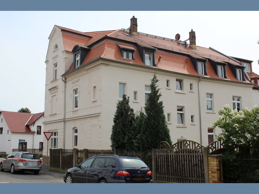 420m² Building in Leipzig, Germany No. 208535