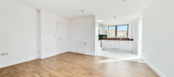 2 bedrooms Apartment in London, United Kingdom No. 3521 2