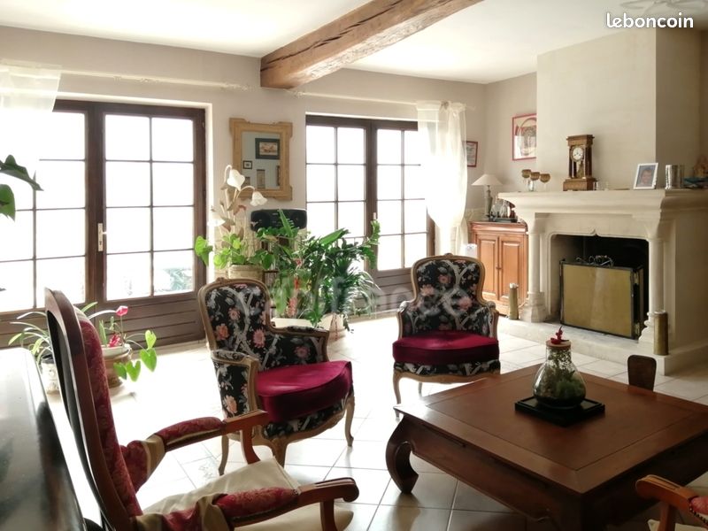 Casa de 3 dormitorios en Noyers-sur-Cher, France No. 73936