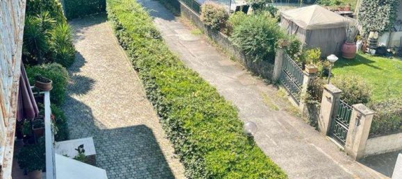 4 rooms Apartment in Massa, Italy No. 145573 9