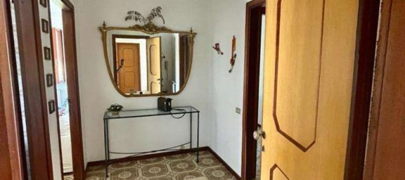 4 rooms Apartment in Massa, Italy No. 145573 3