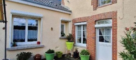 3 bedrooms House in Chartres, France No. 240045 2