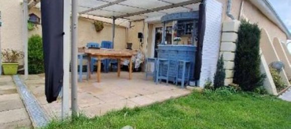 3 bedrooms House in Chartres, France No. 240045 4