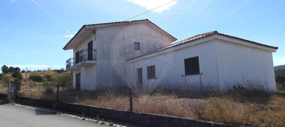 Casa de 3 dormitorios en Lamego, Portugal No. 185556 2