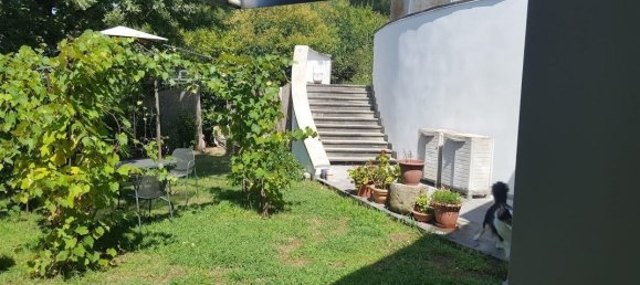 4 bedrooms Villa in Carrara, Italy No. 45807 2