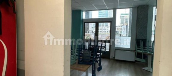 1-Zimmer Gewerbliche Immobilie in Naples, Italy, Nr. 250834 9