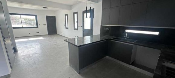 3 bedrooms Commercial property in Kolossi, Cyprus No. 18121 2