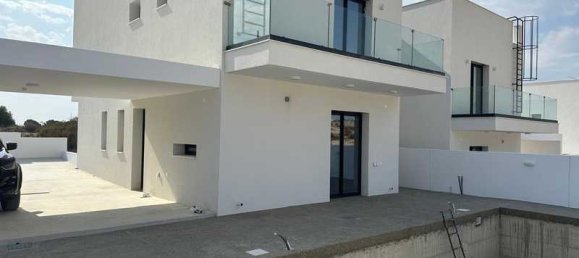 3 bedrooms Commercial property in Kolossi, Cyprus No. 18121 11