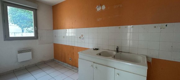 2 chambres Appartement à Saint-Amand-Montrond, France No. 349727 7
