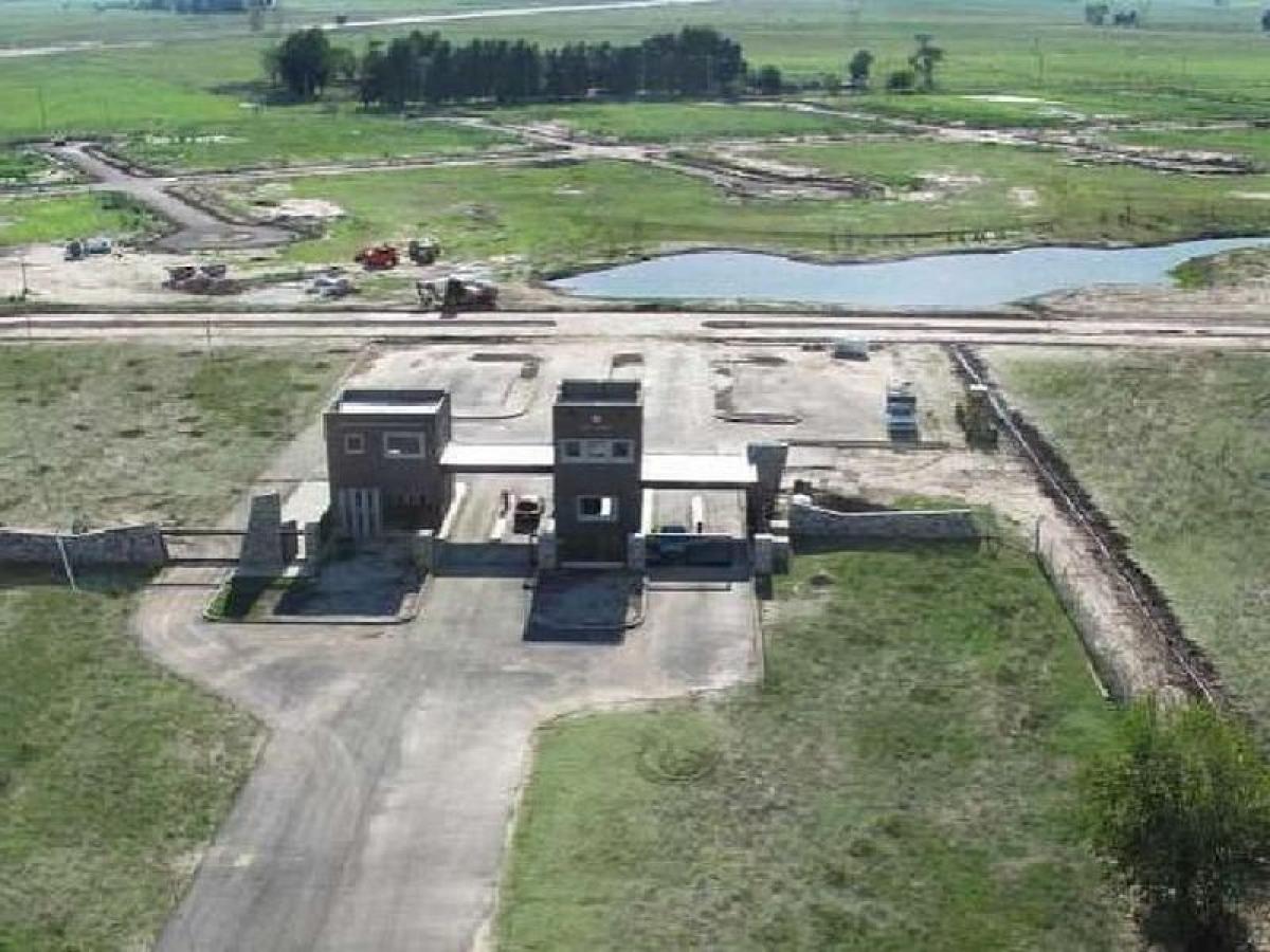 Grundstück in Ezeiza, Argentina, Nr. 110966