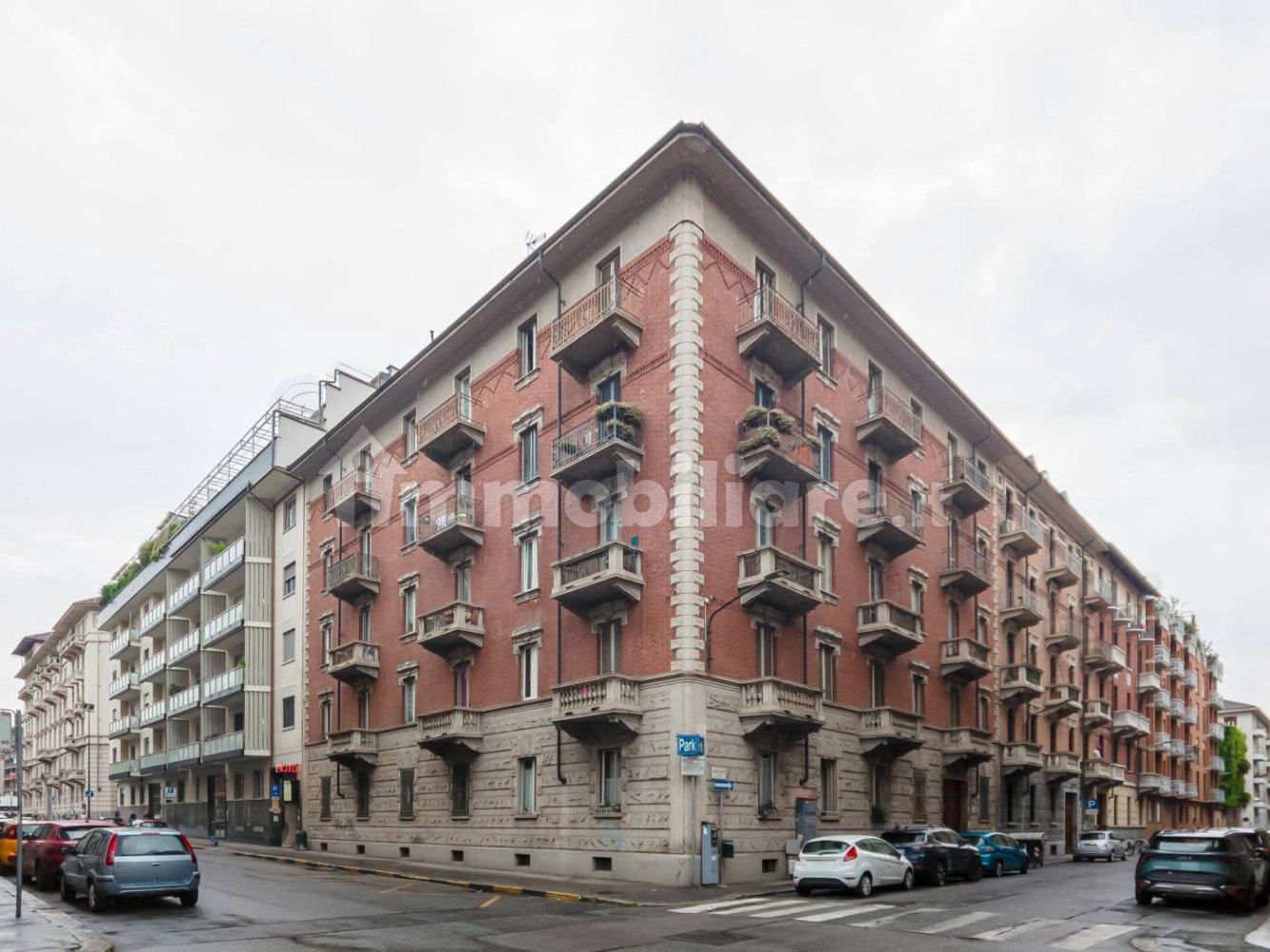 2 bedrooms Apartment in Turin, Italy No. 264126