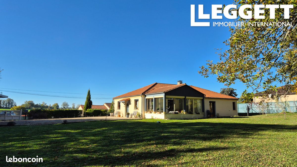 3 bedrooms House in Perigueux, France No. 111032