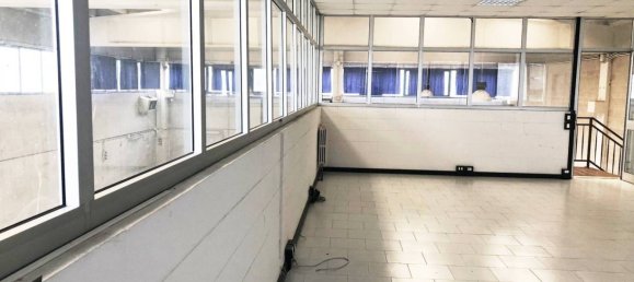 3 rooms Warehouse in Parma, Italy No. 164896 5