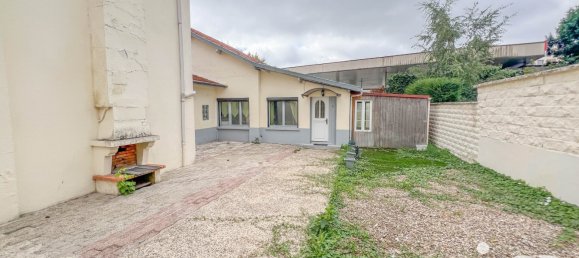 3 bedrooms Building in Meaux, France No. 345806 2
