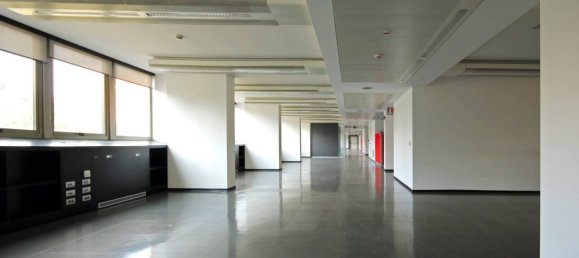 5 rooms Office in Milan, Italy No. 355711 4